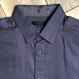 Men’s Casual Fit Button Up